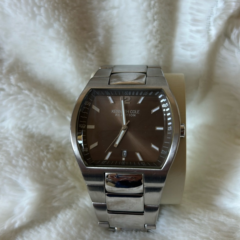 Kenneth Cole watch style number KC 3555.